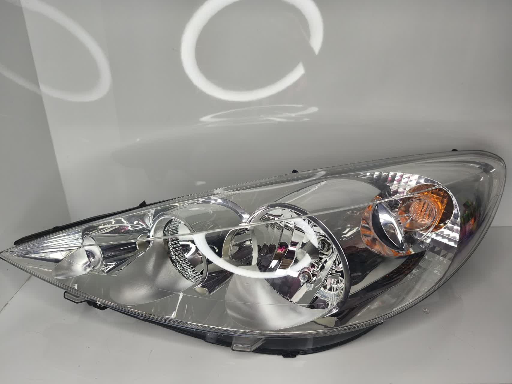 چراغ جلو چپ۲۰۷ بدونه دیلایت ایساکو شرکتی