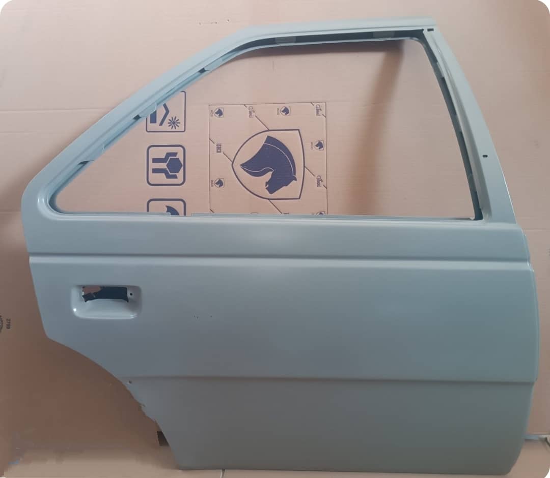 در عقب راست ۴۰۵ .پارس. با لولا جوشکاری شده شرکتی ایساکو