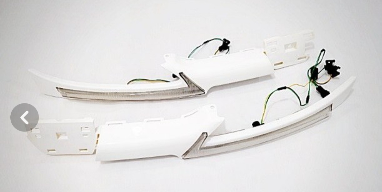 جلو پنجره ای دیلایت دار سفید نورگستر