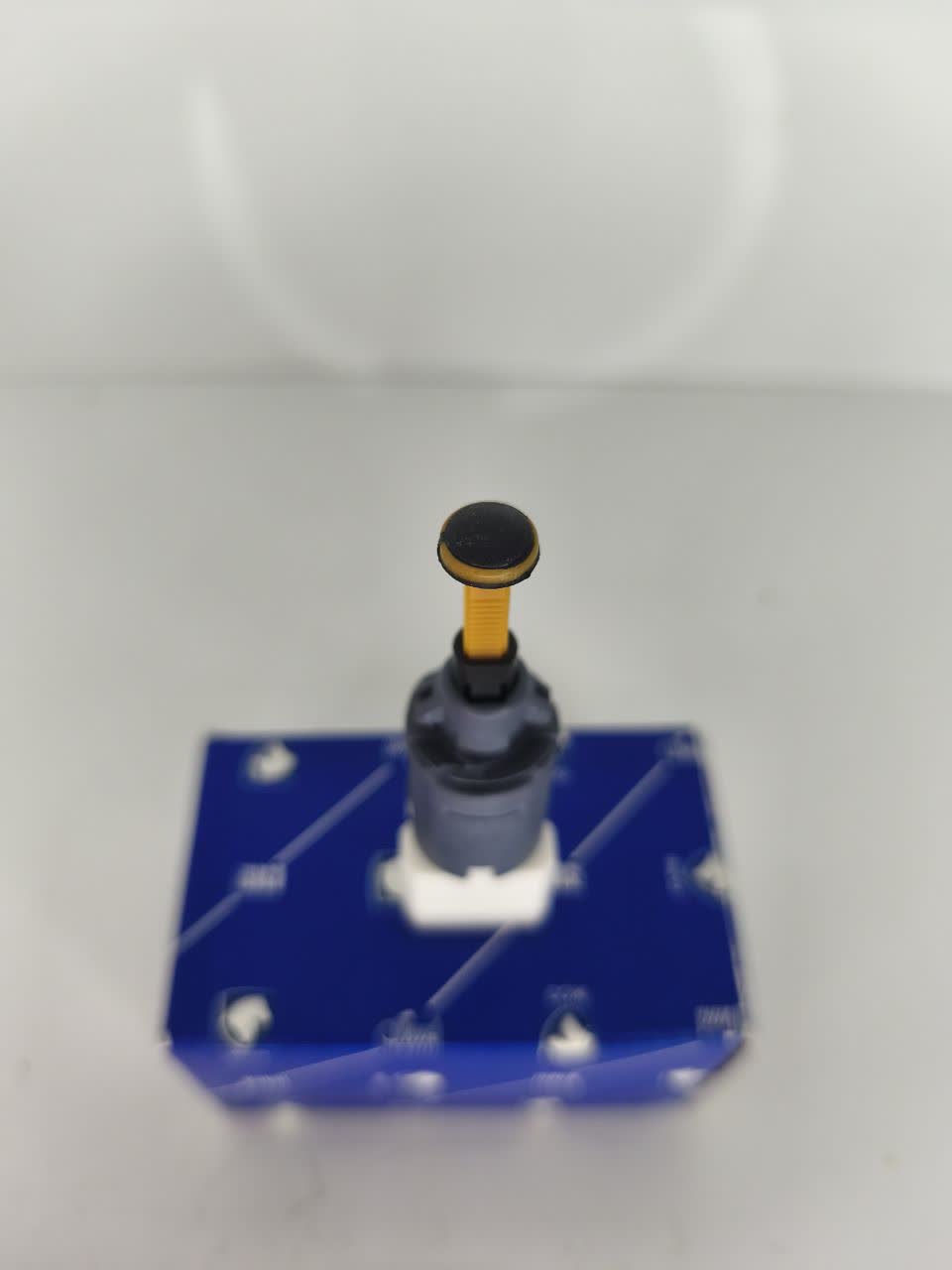 فشنگی استپ ترمز۴ پایه بیترون گیربکس اتوماتیک شرکتی